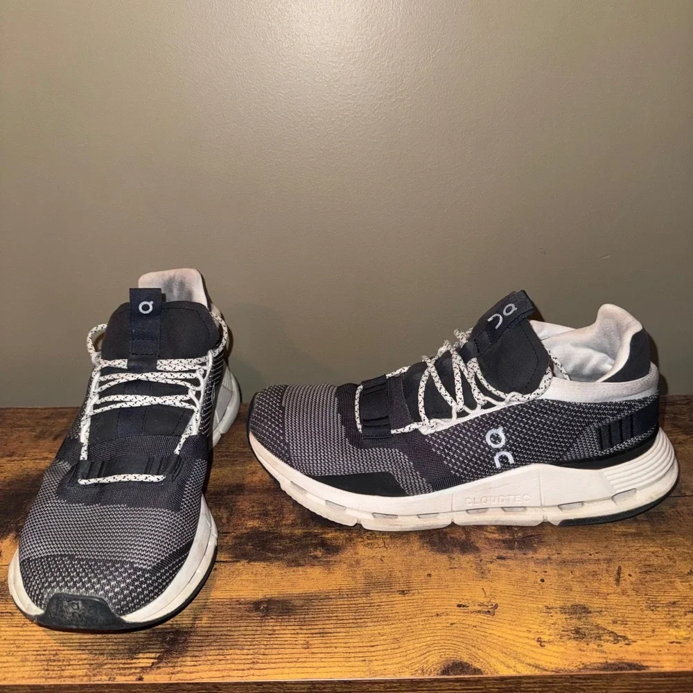 On Cloudnova Running Shoes Women Black White Size 9.5 GOOD